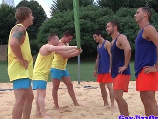 Sports schlong cumcovered after engulfing cock
